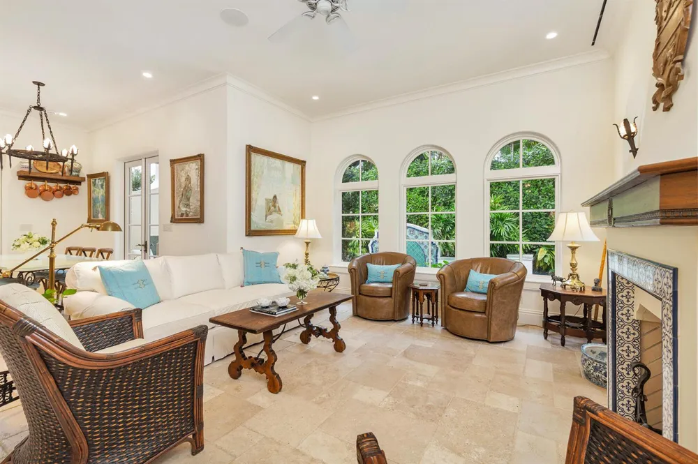 261 Seminole Avenue Palm Beach, FL 33480