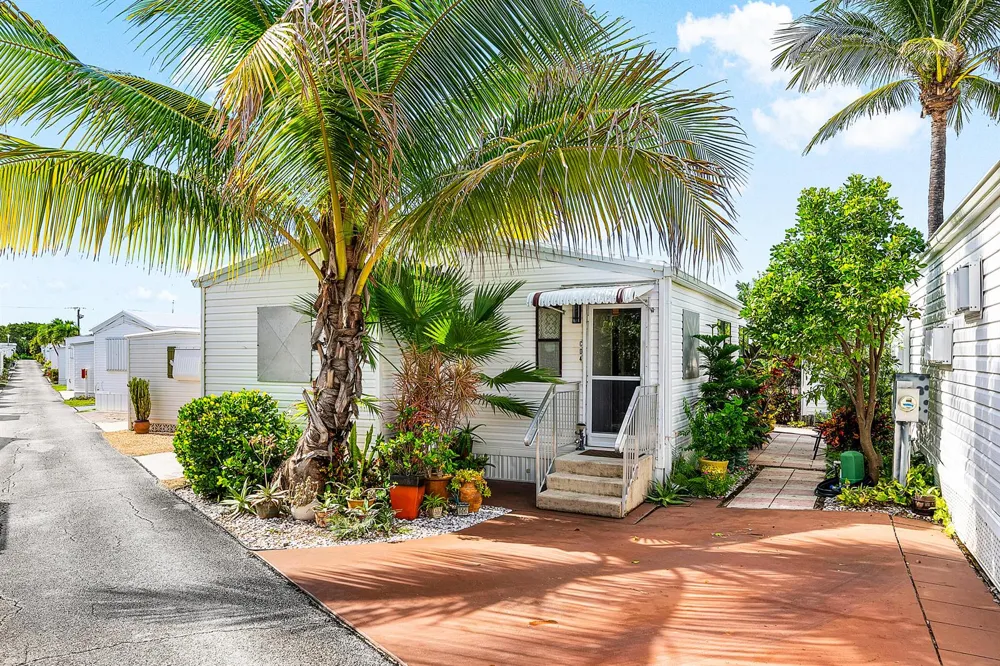 4 East Cedar Drive #Cd Briny Breezes, FL 33435