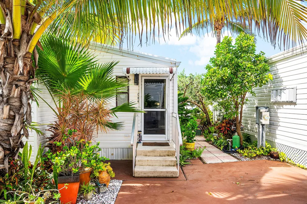 4 East Cedar Drive #Cd Briny Breezes, FL 33435