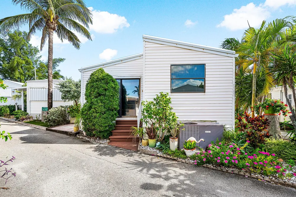 4 East Cedar Drive #Cd Briny Breezes, FL 33435