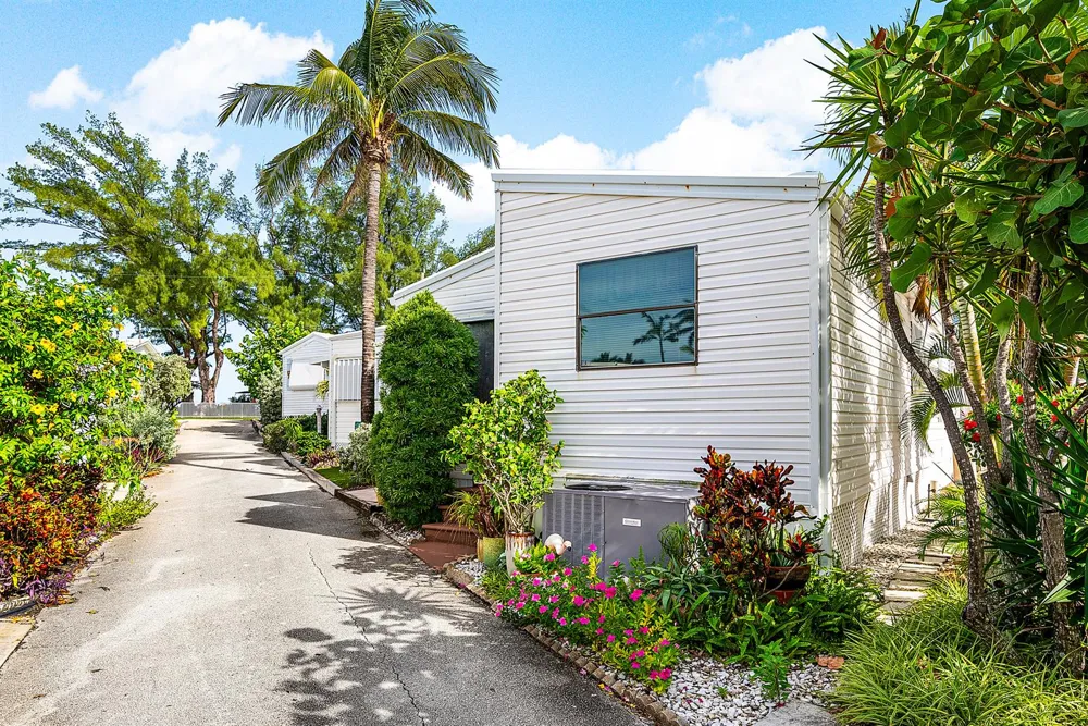 4 East Cedar Drive #Cd Briny Breezes, FL 33435