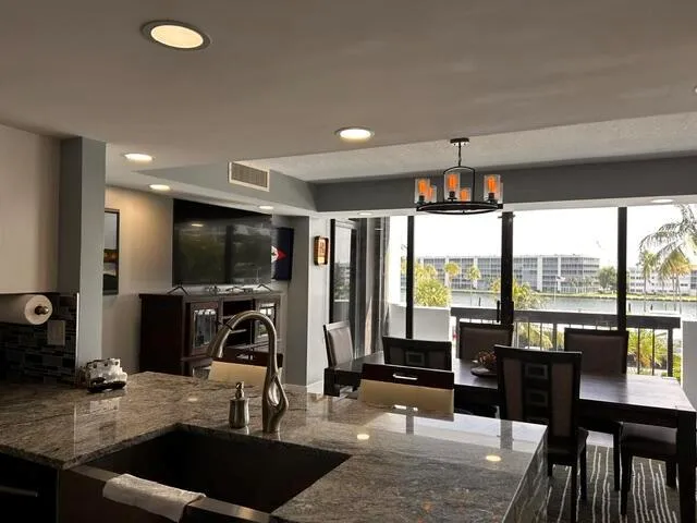 108 Lakeshore Drive #338 North Palm Beach, FL 33408