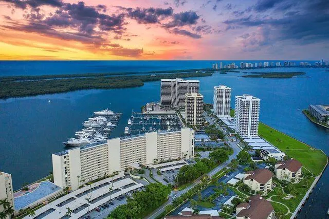 108 Lakeshore Drive #338 North Palm Beach, FL 33408