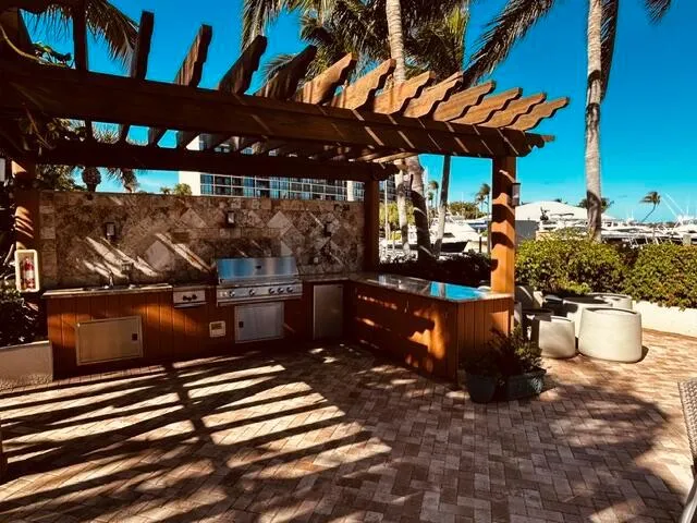 108 Lakeshore Drive #338 North Palm Beach, FL 33408