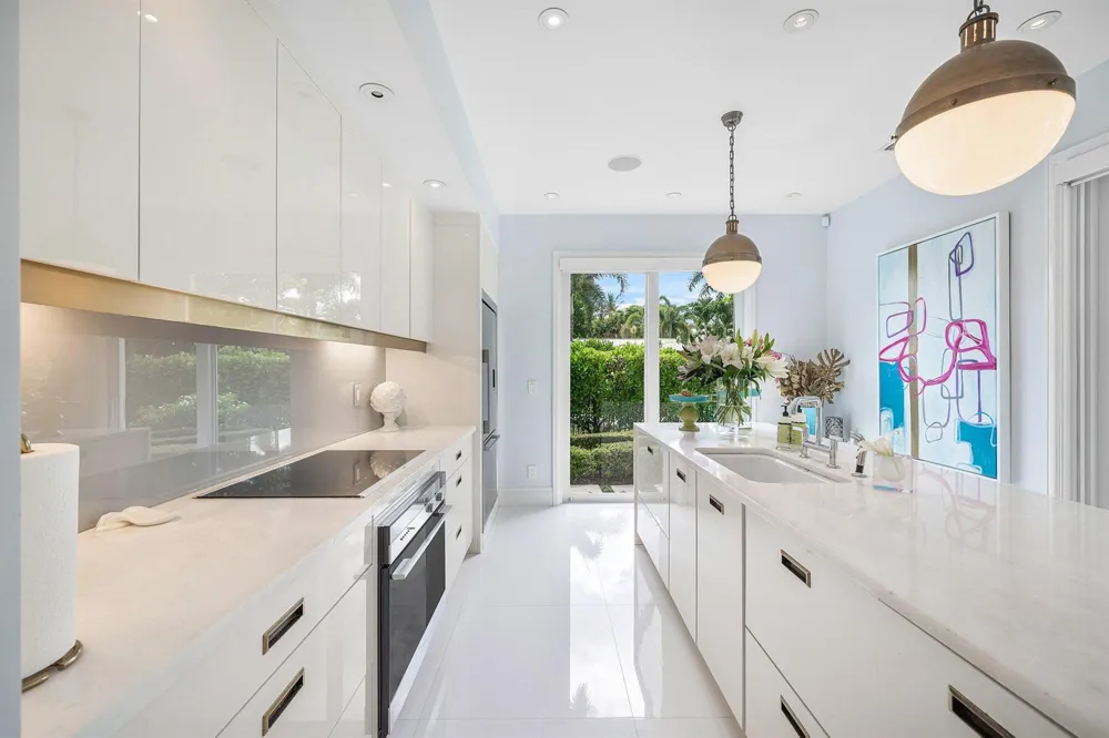 106 Beachway Drive Ocean Ridge, FL 33435
