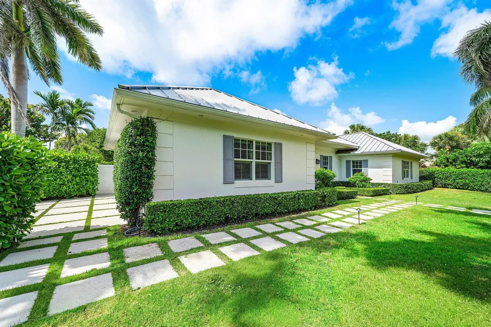 106 Beachway Drive Ocean Ridge, FL 33435