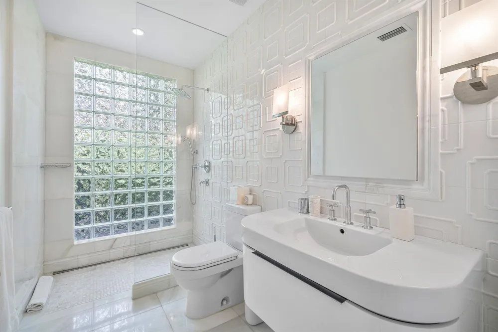 106 Beachway Drive Ocean Ridge, FL 33435
