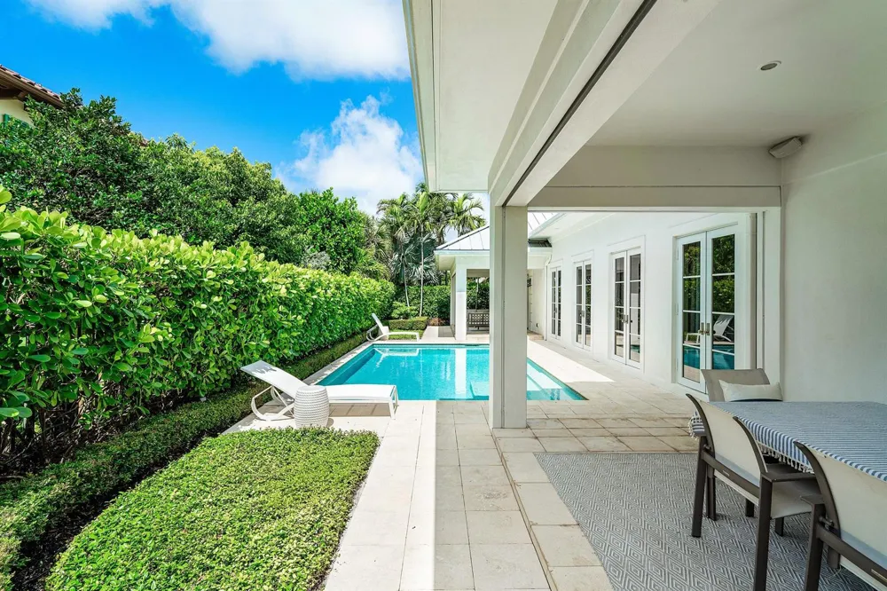 106 Beachway Drive Ocean Ridge, FL 33435