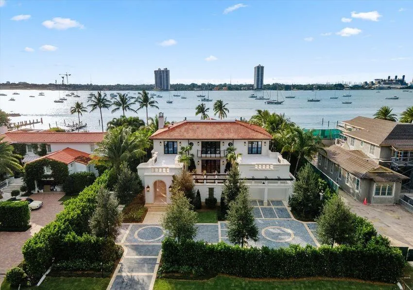 1260 Lake Way Palm Beach, FL 33480