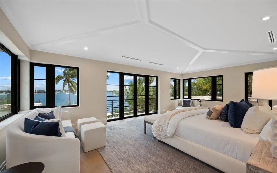 1260 Lake Way Palm Beach, FL 33480