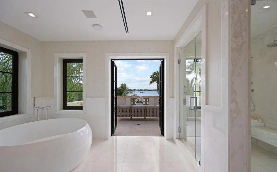 1260 Lake Way Palm Beach, FL 33480