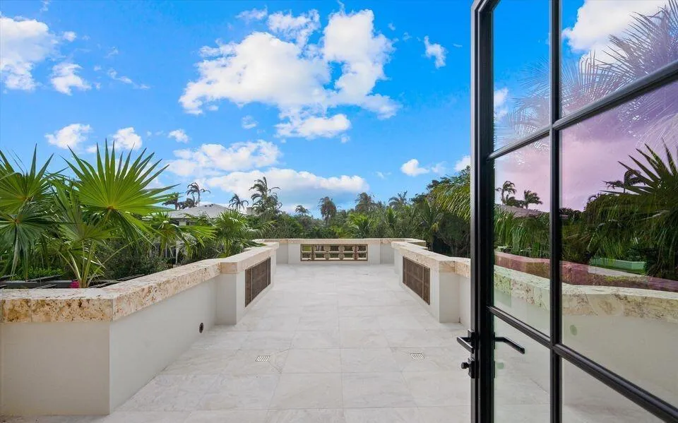1260 Lake Way Palm Beach, FL 33480