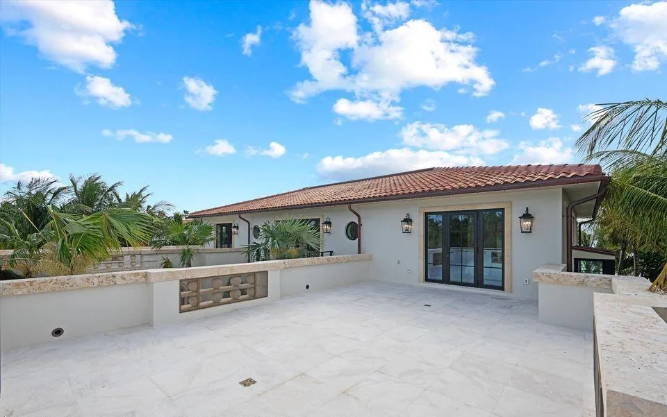 1260 Lake Way Palm Beach, FL 33480