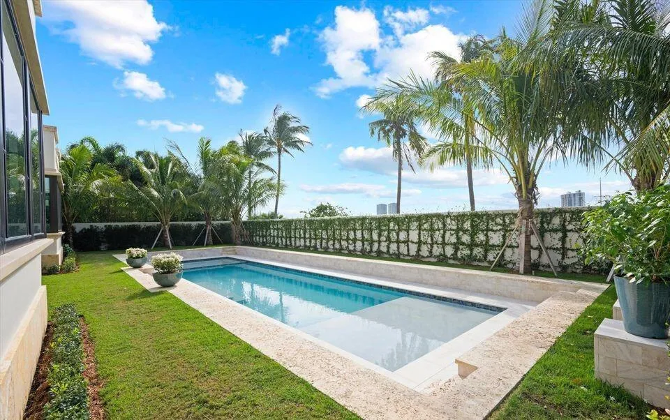 1260 Lake Way Palm Beach, FL 33480