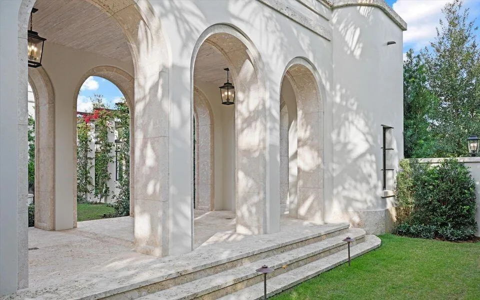 1260 Lake Way Palm Beach, FL 33480