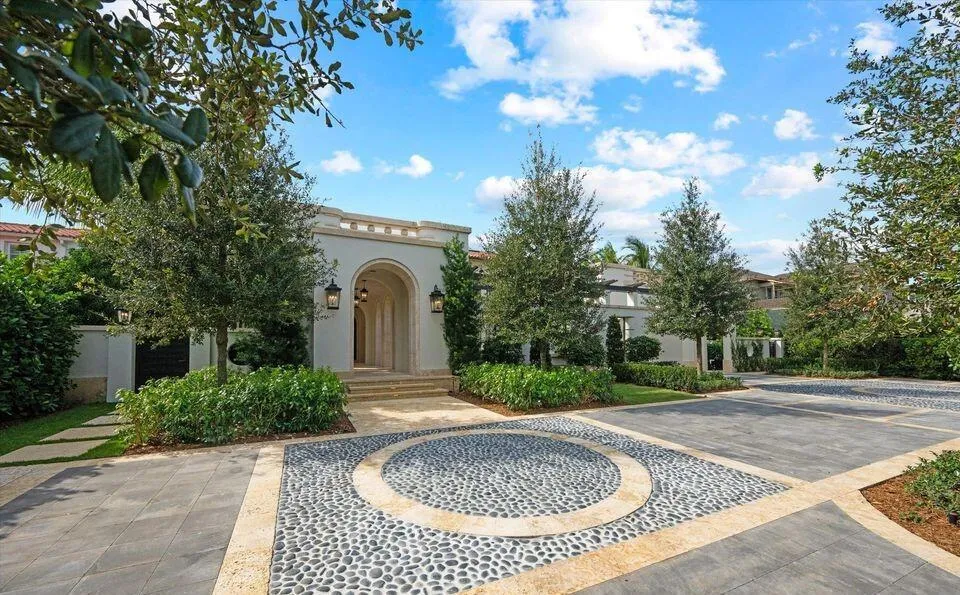 1260 Lake Way Palm Beach, FL 33480