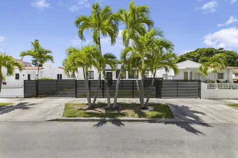 2244 SW 10th Street
