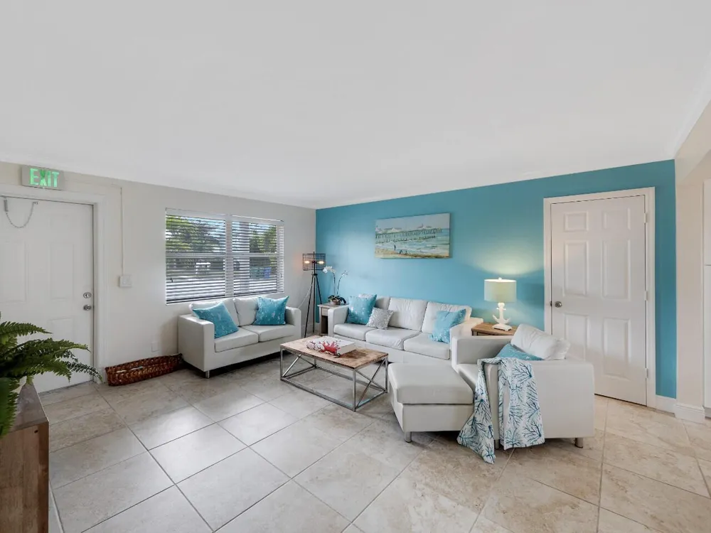 1236 Beach Road #4 Singer Island, FL 33404