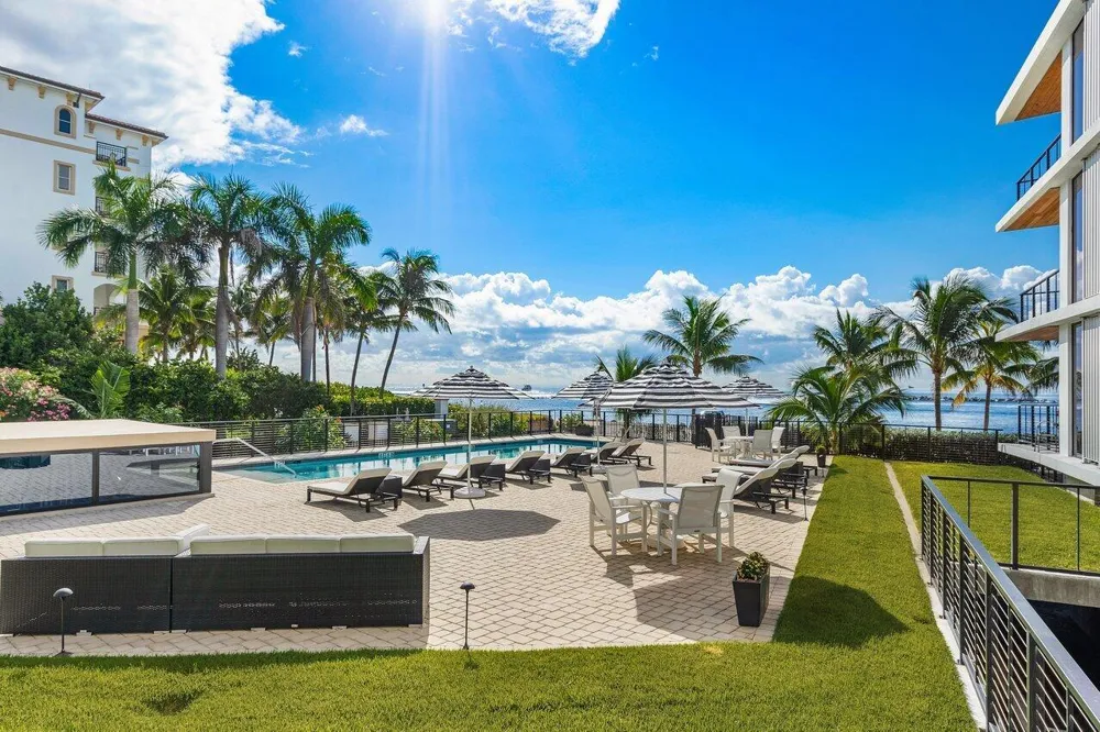 106 Inlet Way #304 Palm Beach Shores, FL 33404