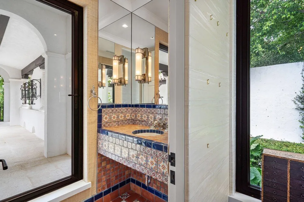 12 Lagomar Road Palm Beach, FL 33480