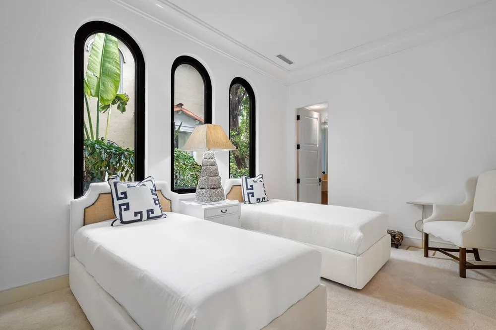 12 Lagomar Road Palm Beach, FL 33480