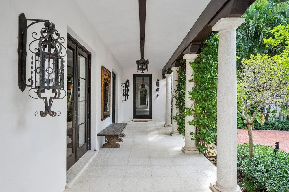 12 Lagomar Road Palm Beach, FL 33480