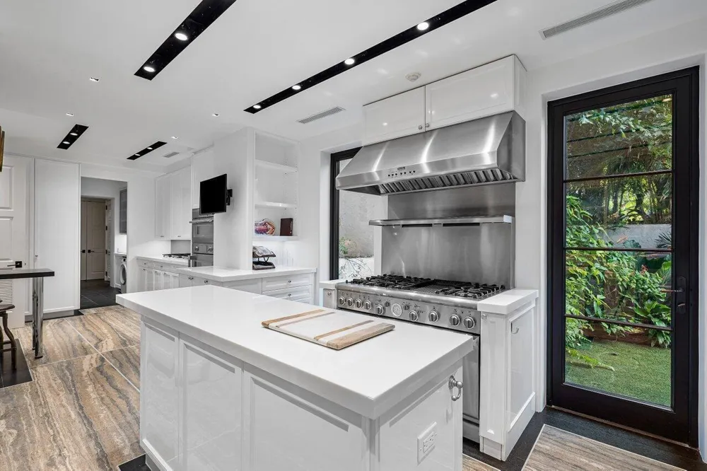 12 Lagomar Road Palm Beach, FL 33480