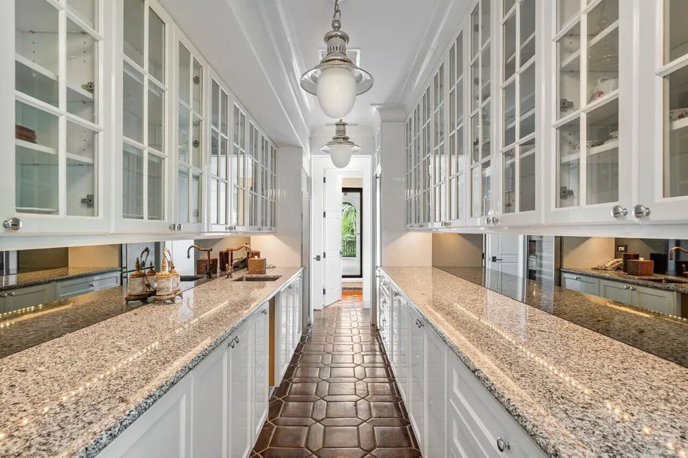 12 Lagomar Road Palm Beach, FL 33480