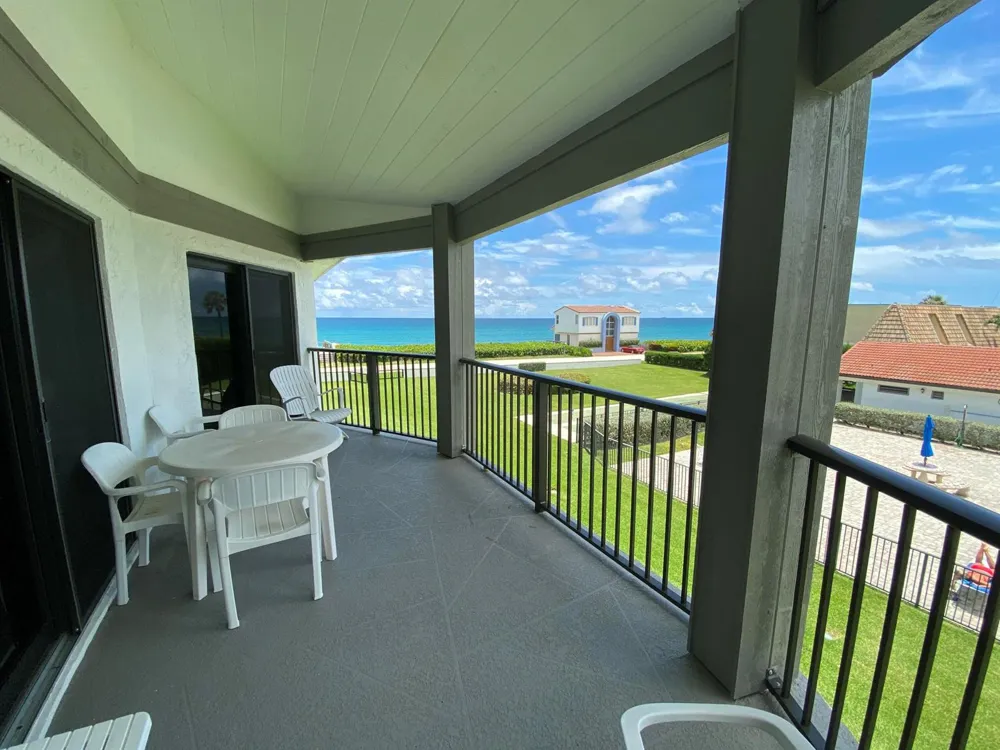 5801 Ocean Boulevard #208 Ocean Ridge, FL 33435