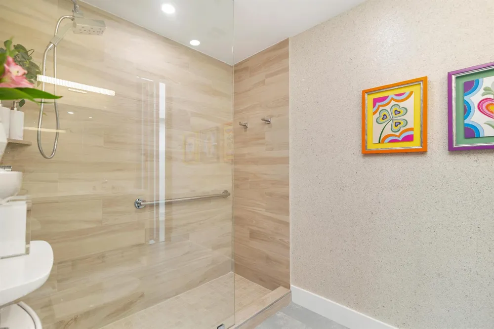 106 Inlet Way #202 Palm Beach Shores, FL 33404