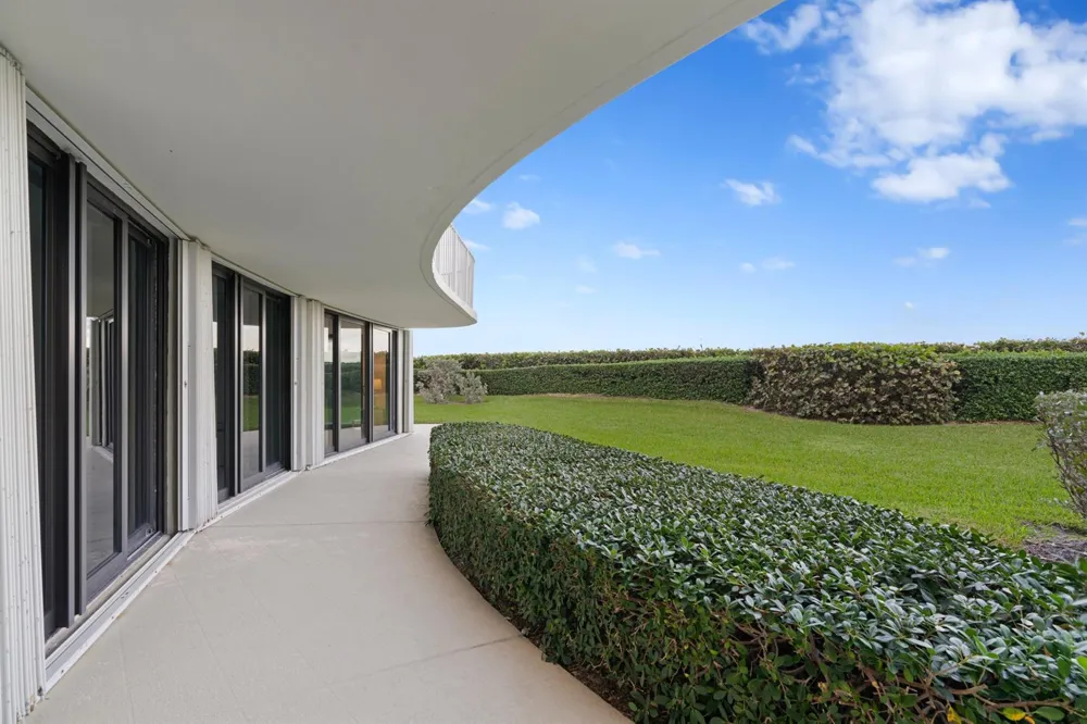 3360 S Ocean Boulevard #1dii Palm Beach, FL 33480