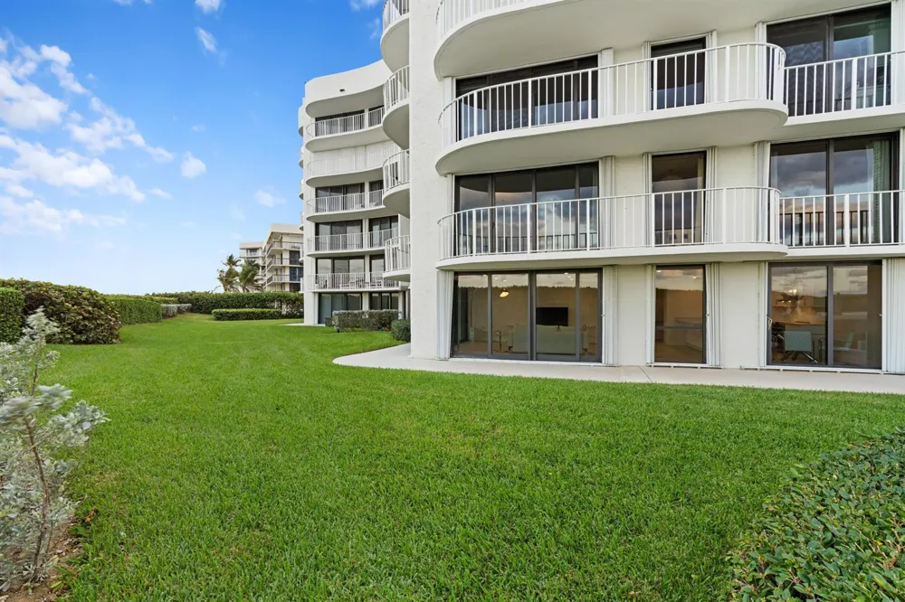 3360 S Ocean Boulevard #1dii Palm Beach, FL 33480