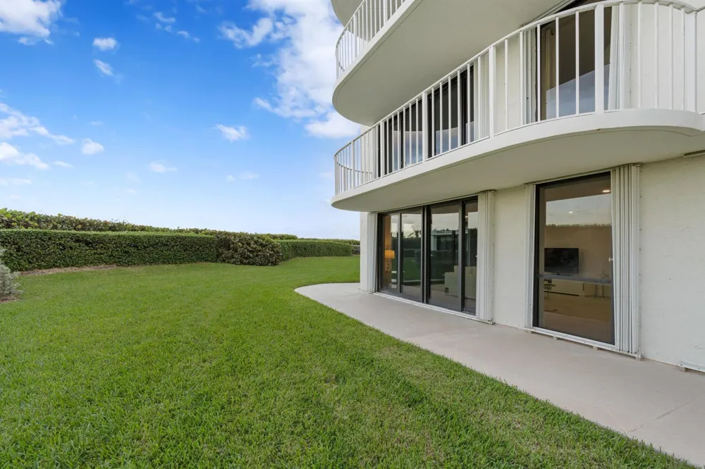 3360 S Ocean Boulevard #1dii Palm Beach, FL 33480