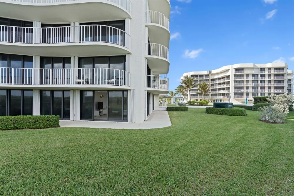 3360 S Ocean Boulevard #1dii Palm Beach, FL 33480