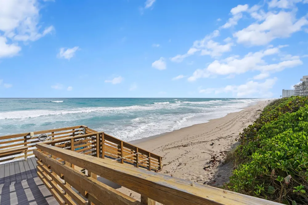 3360 S Ocean Boulevard #1dii Palm Beach, FL 33480