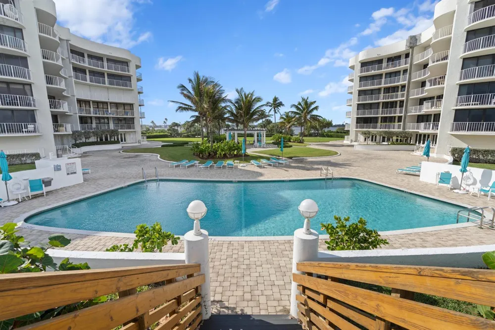 3360 S Ocean Boulevard #1dii Palm Beach, FL 33480