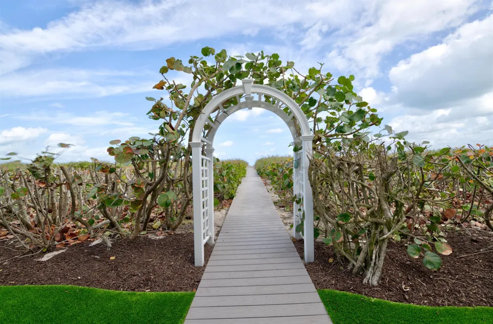 113 Beach Road Jupiter Island, FL 33455