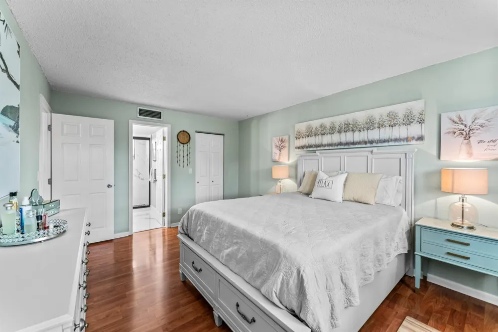 225 Bonnie Boulevard #302 Palm Springs, FL 33461