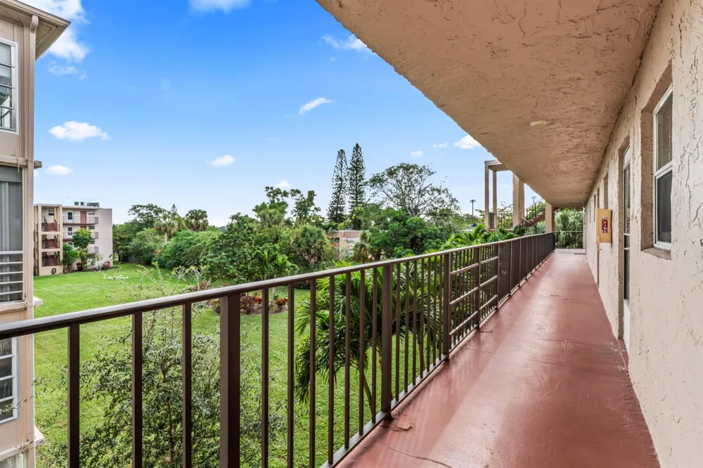 225 Bonnie Boulevard #302 Palm Springs, FL 33461