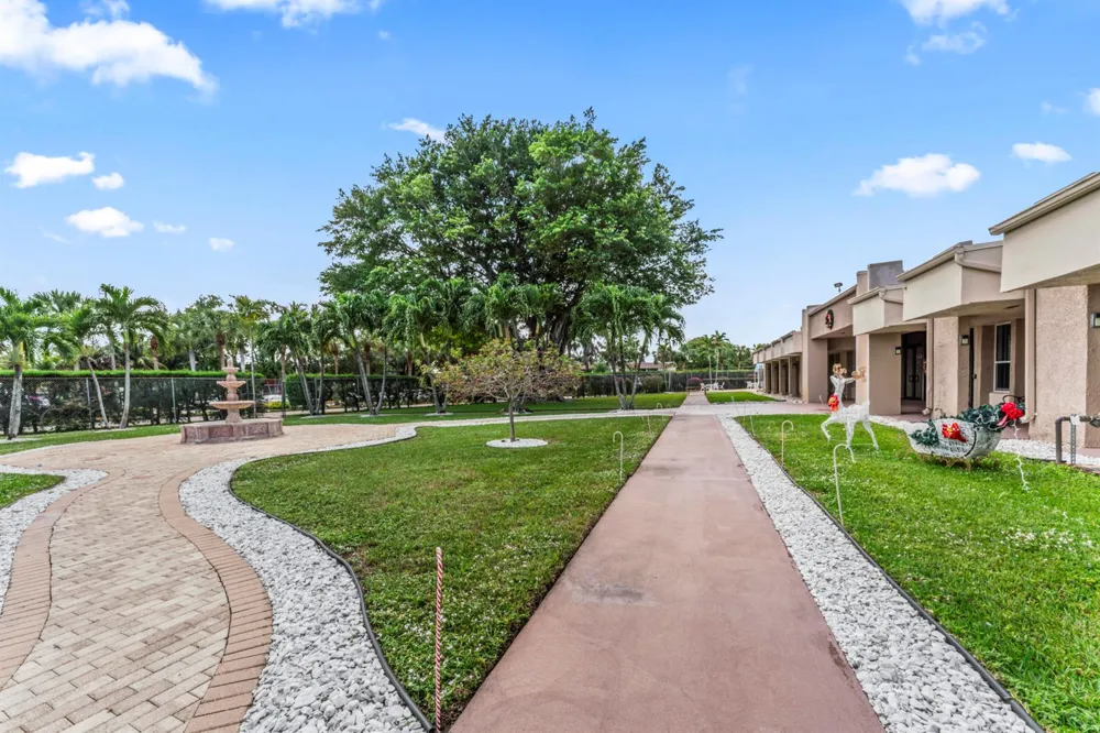 225 Bonnie Boulevard #302 Palm Springs, FL 33461