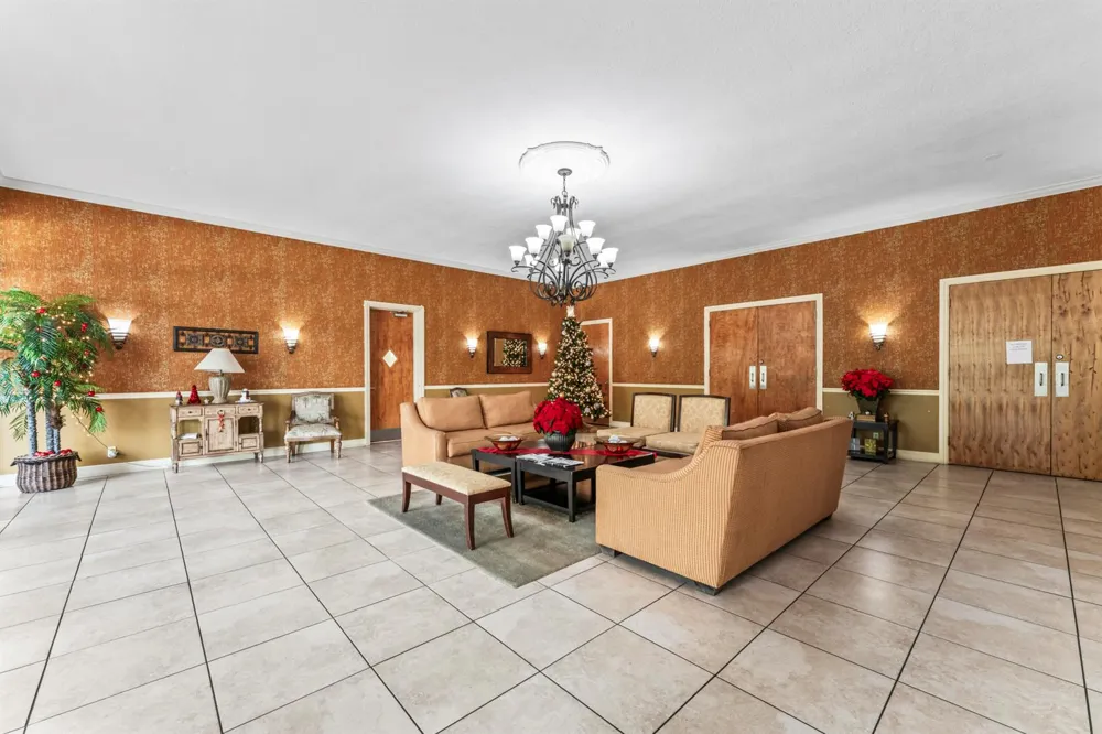 225 Bonnie Boulevard #302 Palm Springs, FL 33461