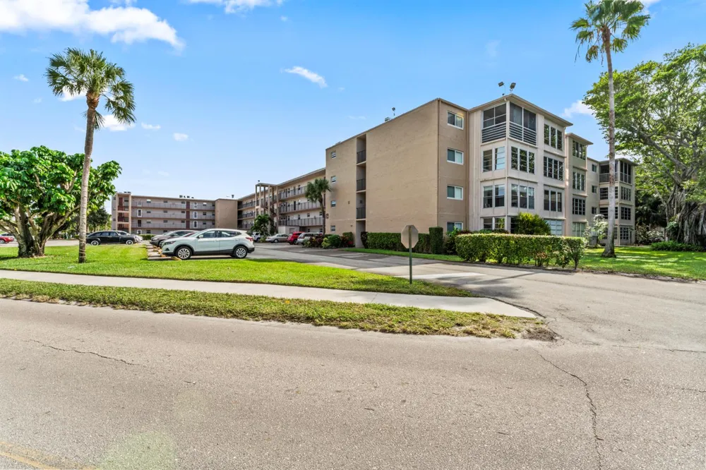 225 Bonnie Boulevard #302 Palm Springs, FL 33461