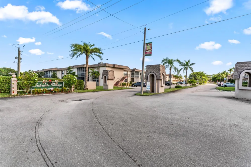 225 Bonnie Boulevard #302 Palm Springs, FL 33461