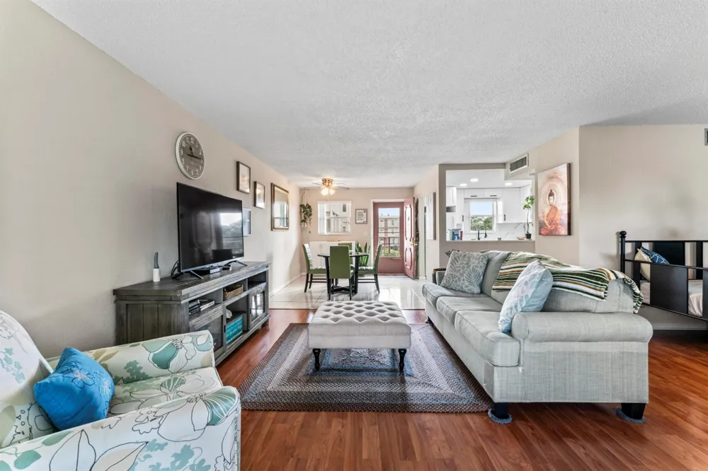 225 Bonnie Boulevard #302 Palm Springs, FL 33461