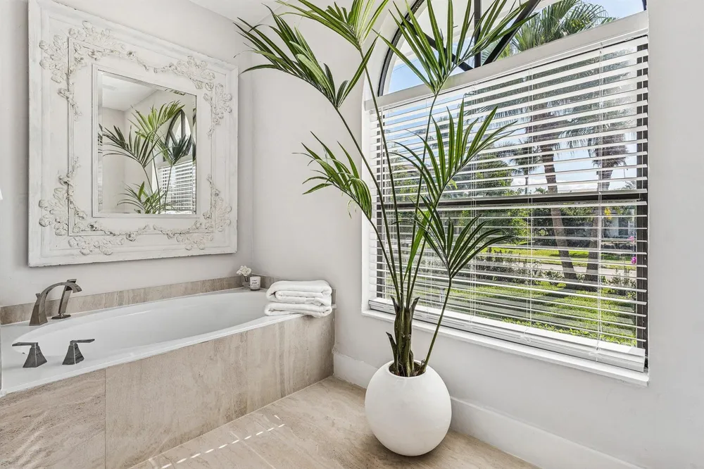 48 Harbour Drive Ocean Ridge, FL 33435