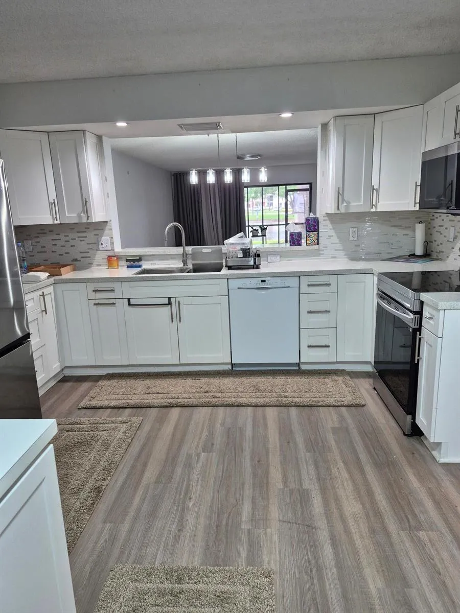9717 Sills Drive E #102 Boynton Beach, FL 33437