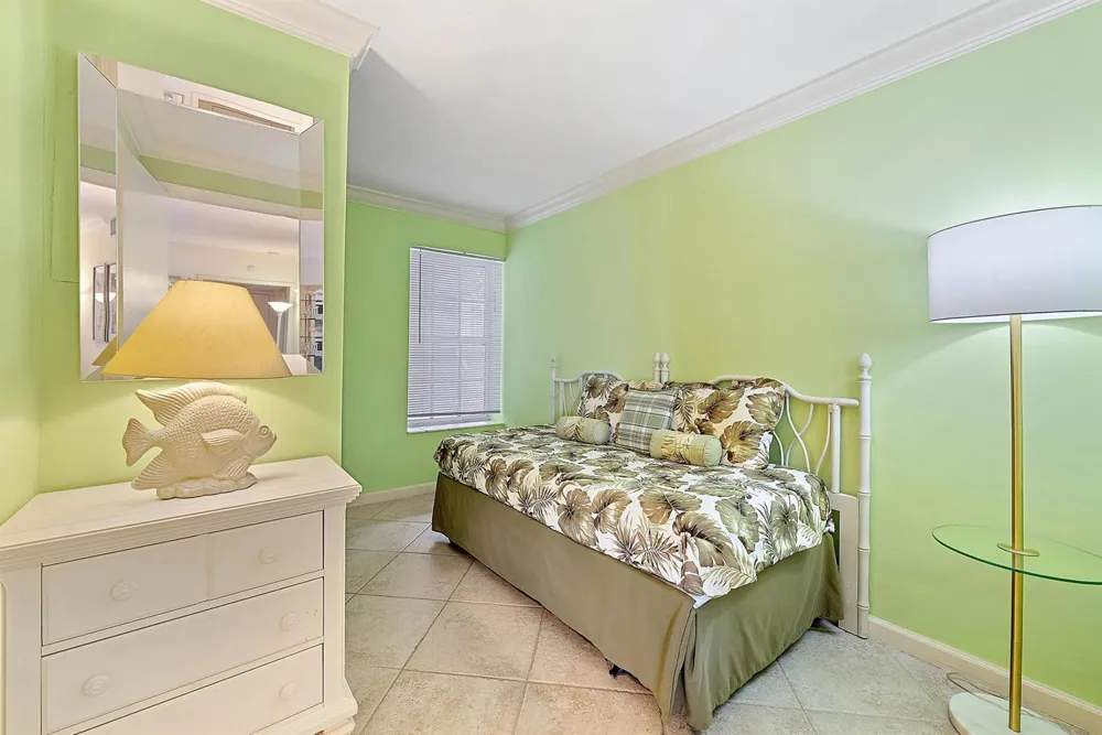 400 S Ocean Boulevard #103a Manalapan, FL 33462