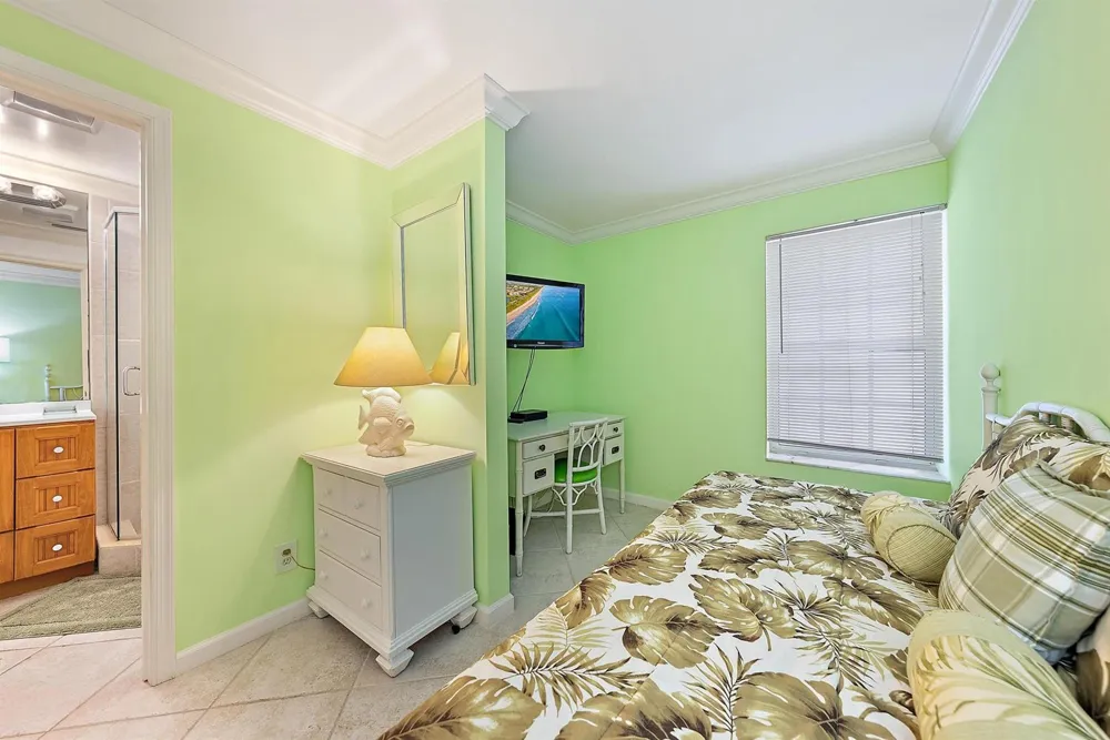 400 S Ocean Boulevard #103a Manalapan, FL 33462