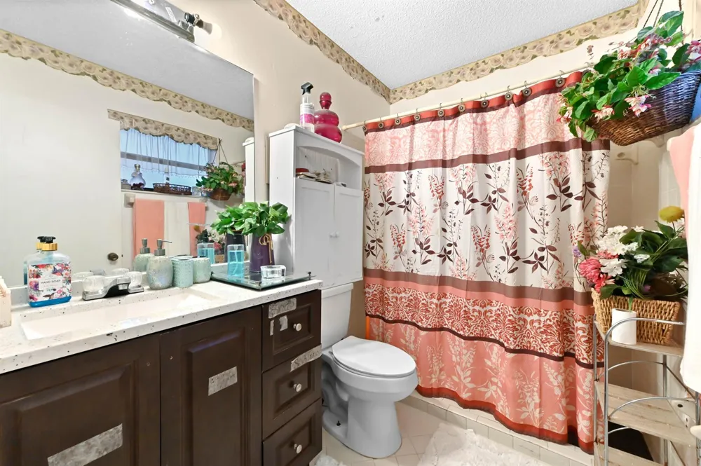 2531 Doral Way Riviera Beach, FL 33407
