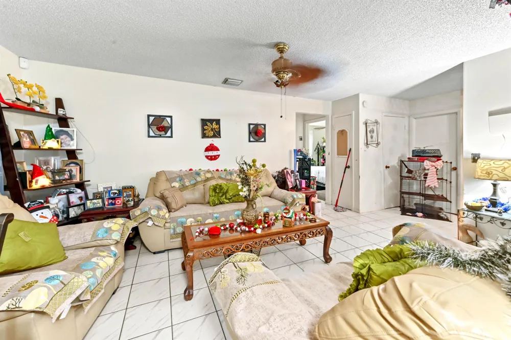 2531 Doral Way Riviera Beach, FL 33407
